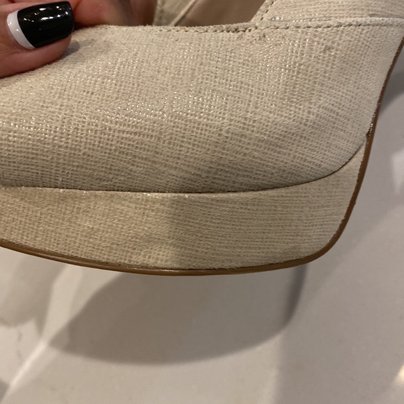 Bcbg cream champagne heels - Picture 4 of 5